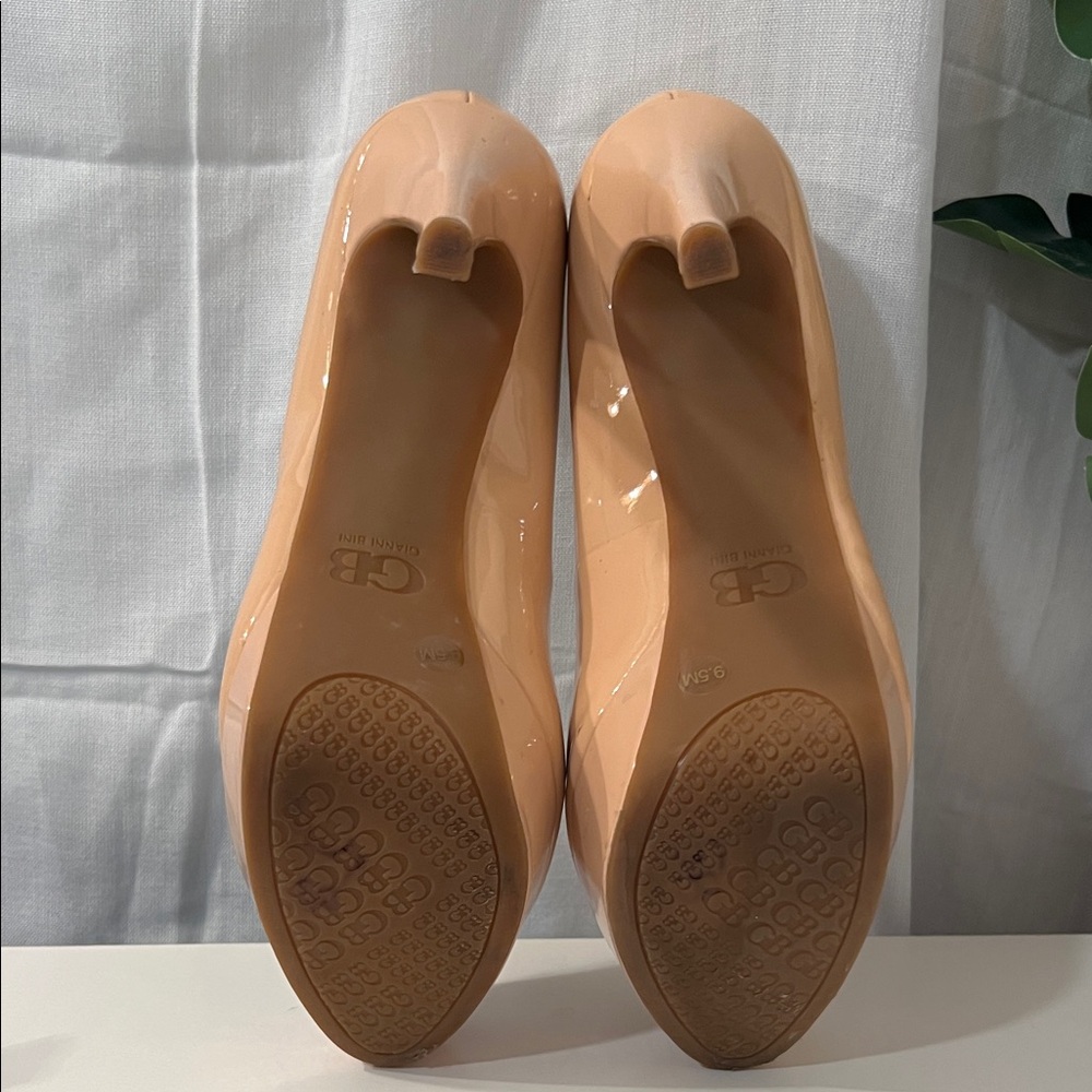 Gianni Bini Tan Patent Heels - Picture 5 of 7